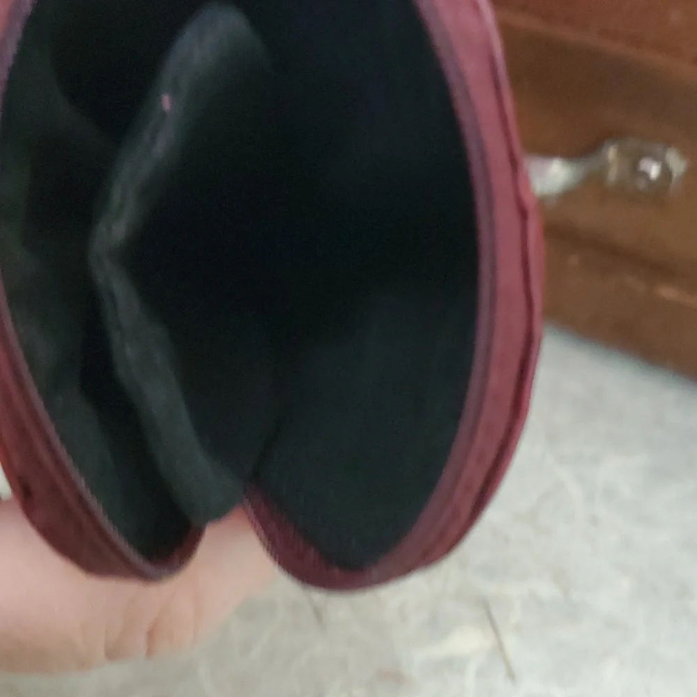 Burgundy color genuine leather eyeglass case. AG